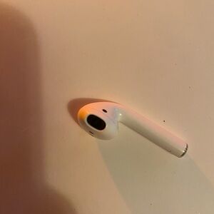Apple AirPods (1st / 2nd Generation) – Left Earbud Replacement